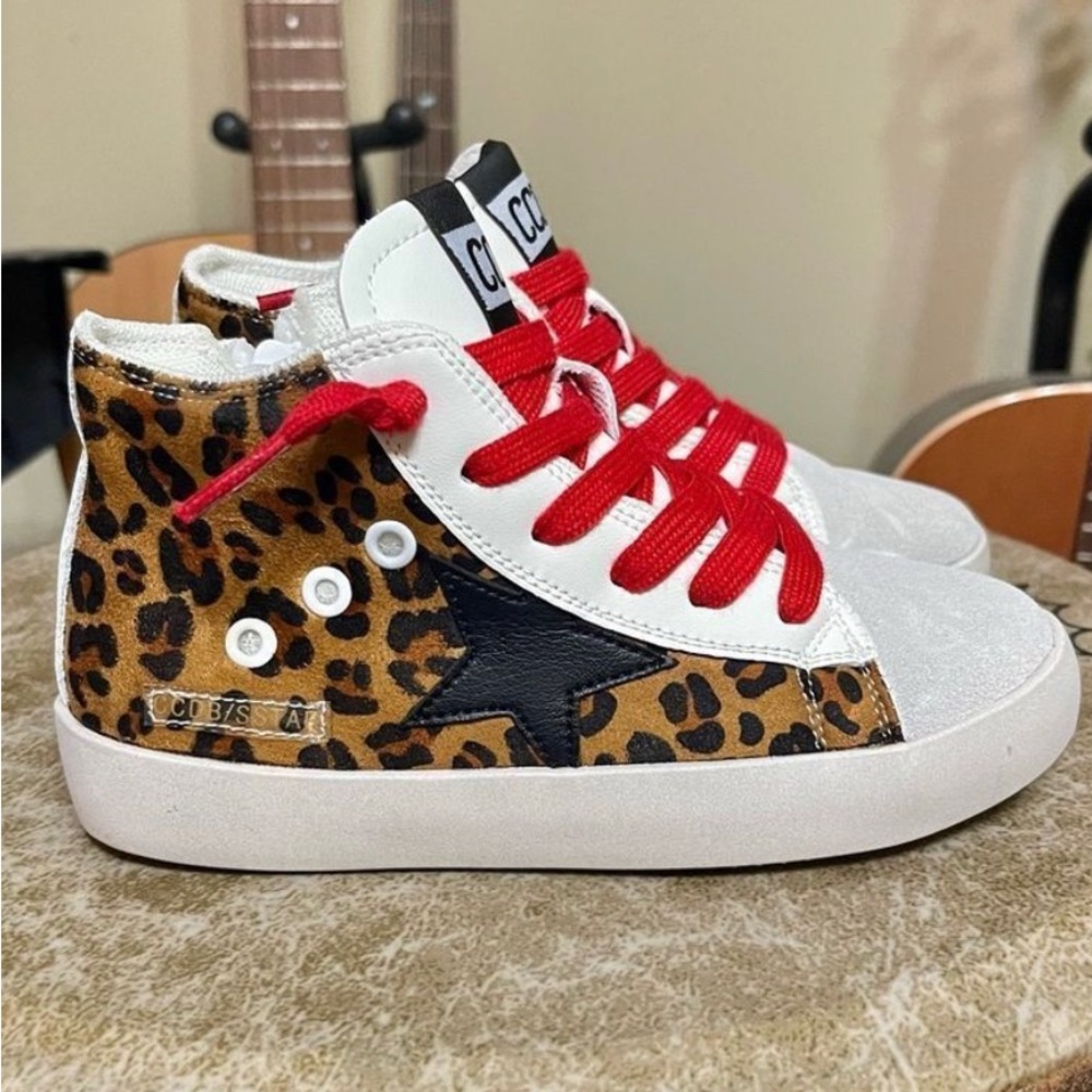BRAND NEW GIRLS LEOPARD SLIP ON STAR SNEAKERS